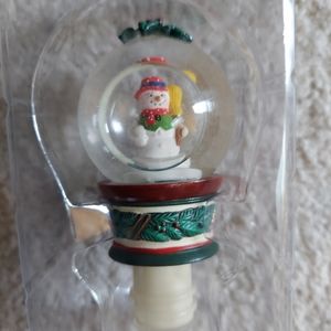 Holiday Snowglobe Wine Stopper